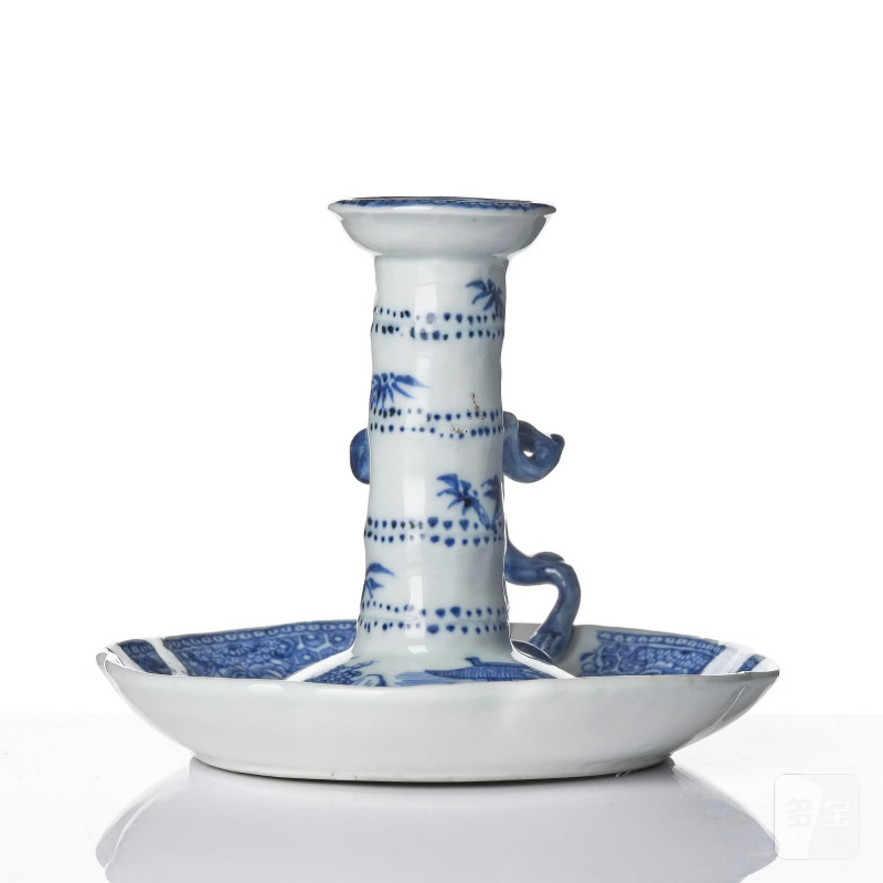 A blue and white candle stick, - 图2